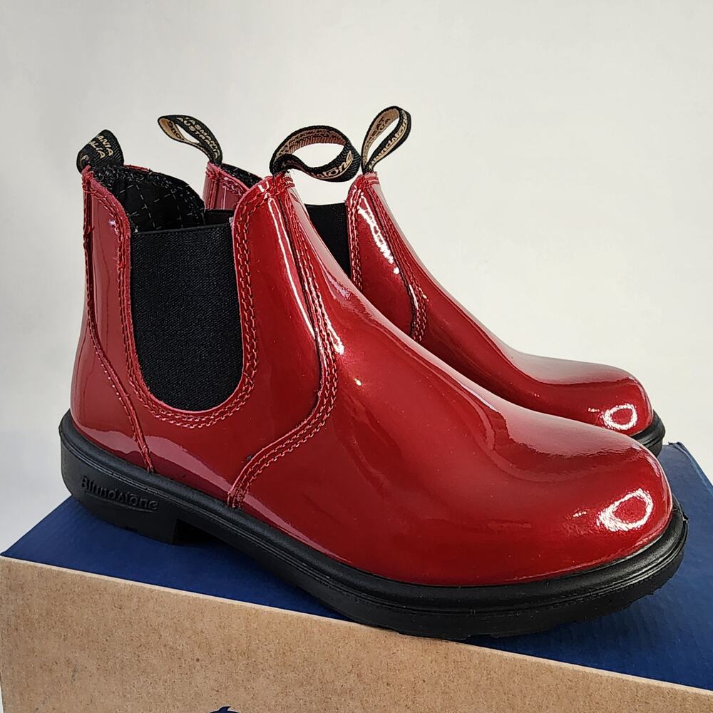 NEW Blundstone Girls 2255 Chelsea Boots Red Patent Kids Girls UK 3 4T - Picture 2 of 7